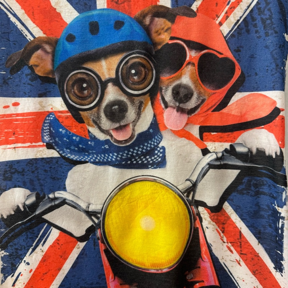 💜 2/$15 White short sleeves shirt UK flag chihuahua dogs